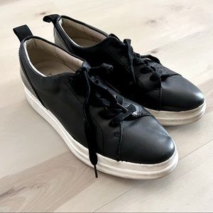 Black Naturalizer Sneakers Sz 7.5